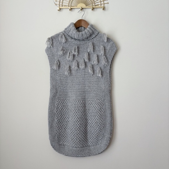 Apiece Apart Sweaters - Apiece Apart Grey Fringe Alpaca Turtleneck Sweater Vest Small Grey Après-Ski